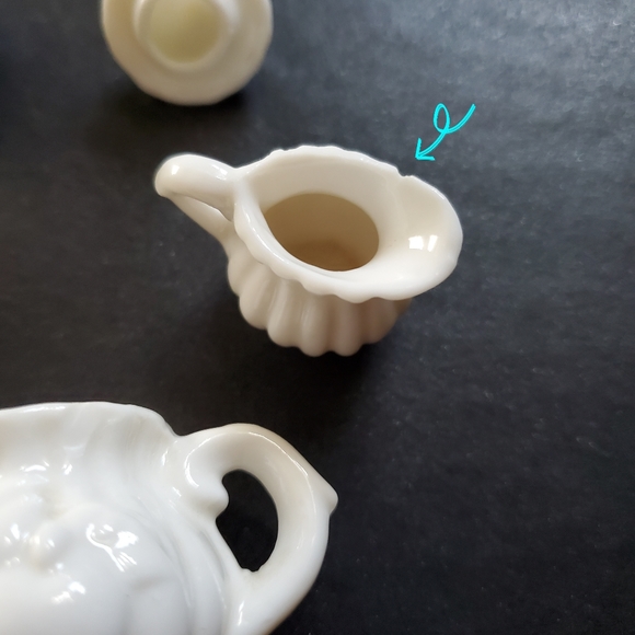 Miniature Porcelain Children's Play Tea Set - Picture 11 of 12